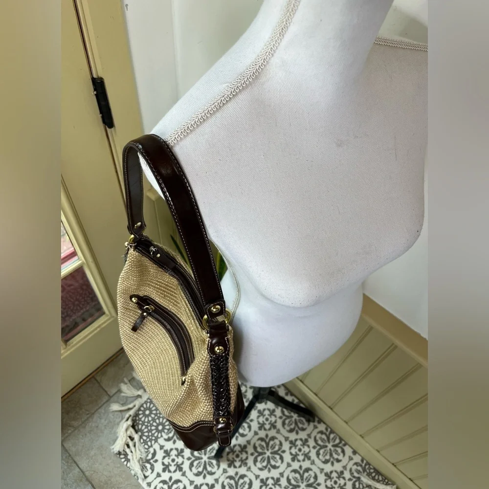 Giani Bernini Woven Hobo Bag Straw Brown Trim Gold Hardware Shoulder Tote